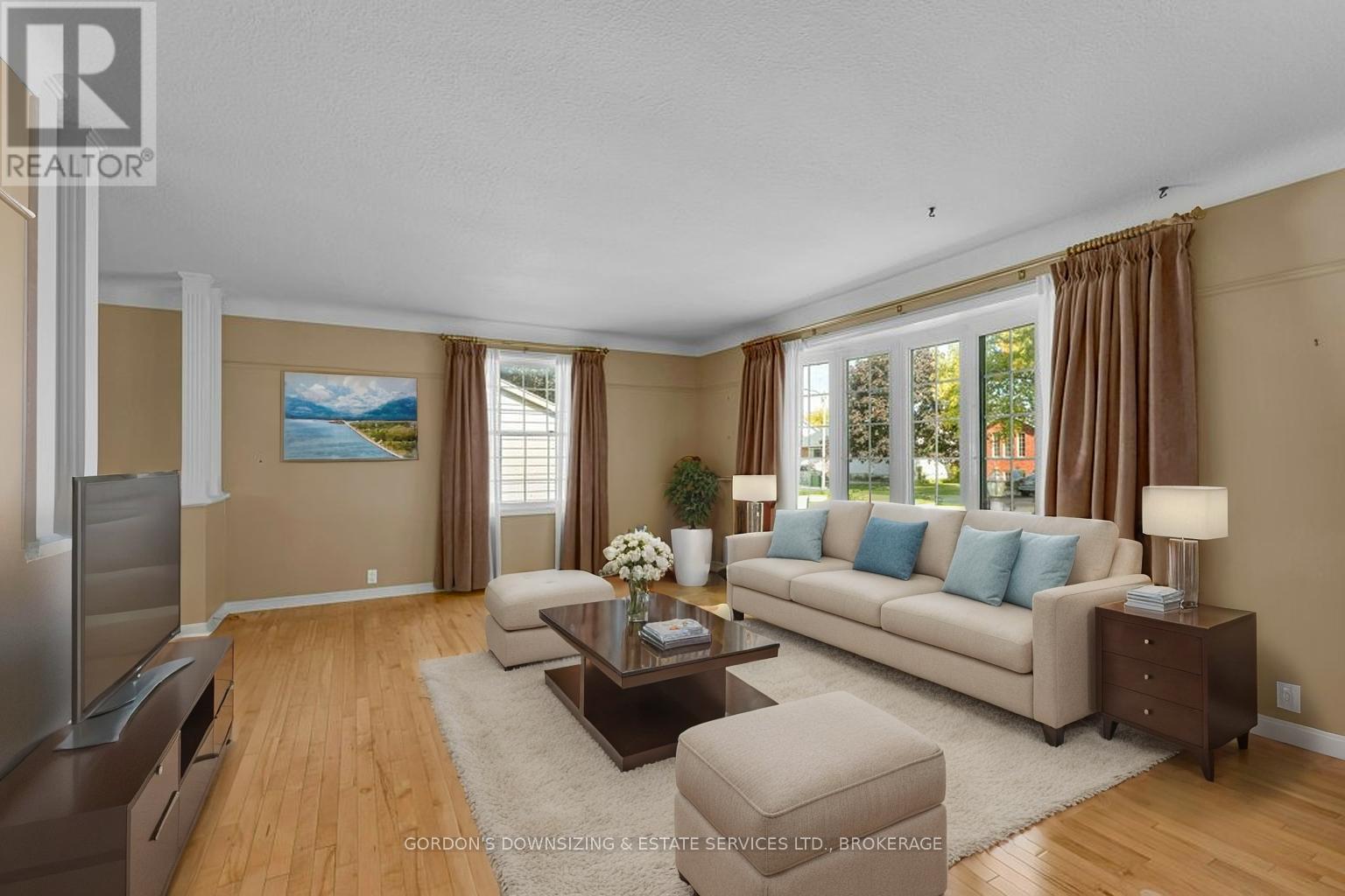 170 Elmwood Drive, Gananoque, Ontario  K7G 1N9 - Photo 3 - X12436155