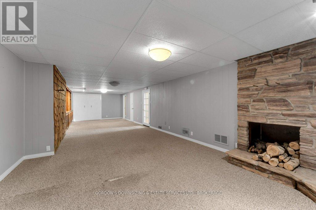 170 Elmwood Drive, Gananoque, Ontario  K7G 1N9 - Photo 34 - X12436155
