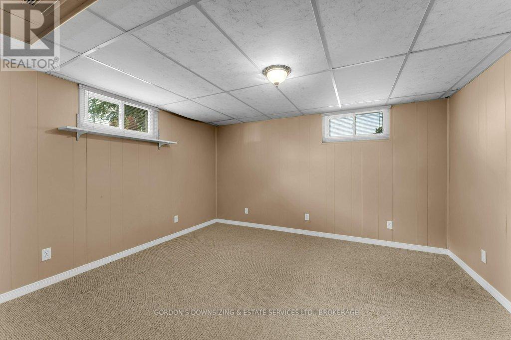 170 Elmwood Drive, Gananoque, Ontario  K7G 1N9 - Photo 37 - X12436155