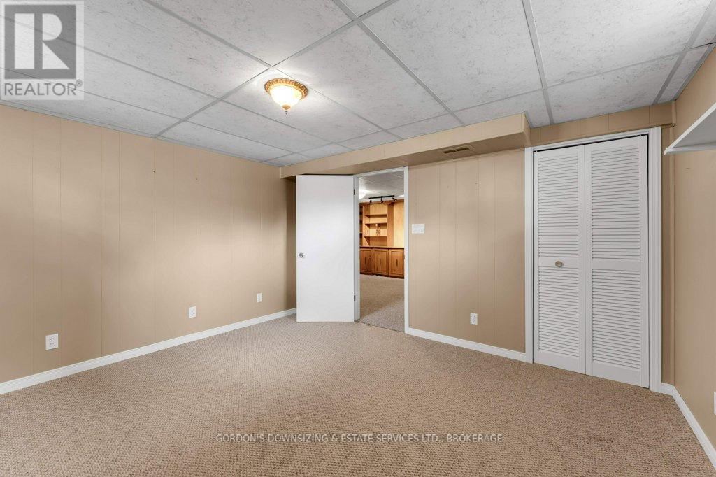 170 Elmwood Drive, Gananoque, Ontario  K7G 1N9 - Photo 38 - X12436155