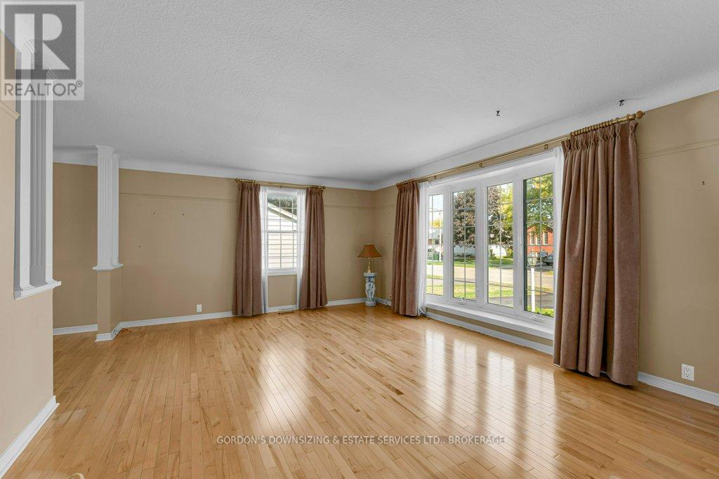 170 Elmwood Drive, Gananoque, Ontario  K7G 1N9 - Photo 4 - X12436155