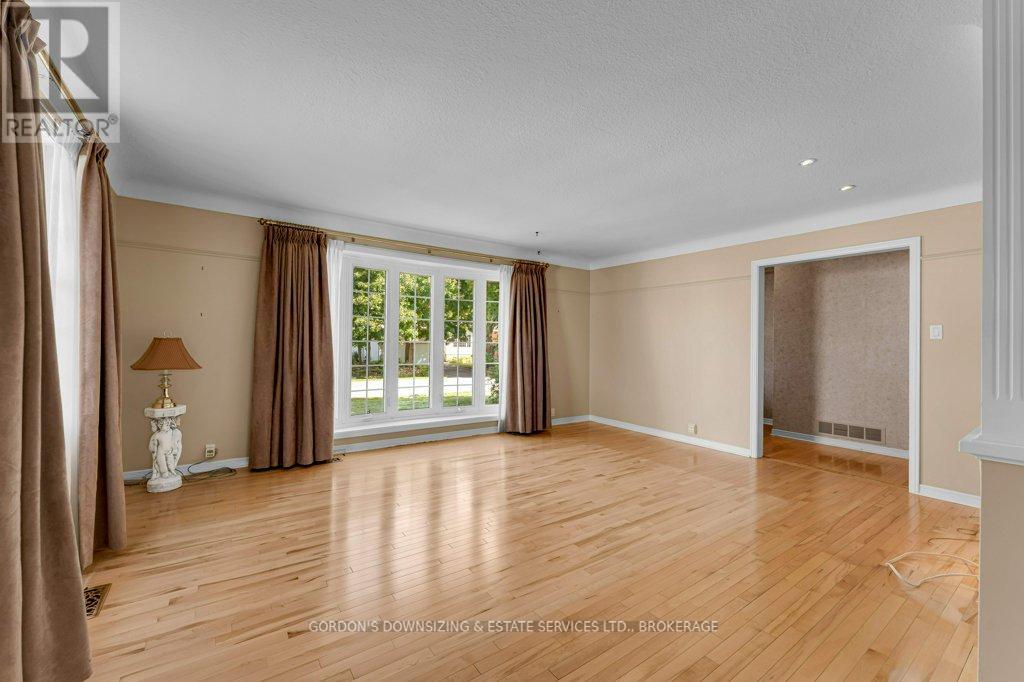 170 Elmwood Drive, Gananoque, Ontario  K7G 1N9 - Photo 6 - X12436155