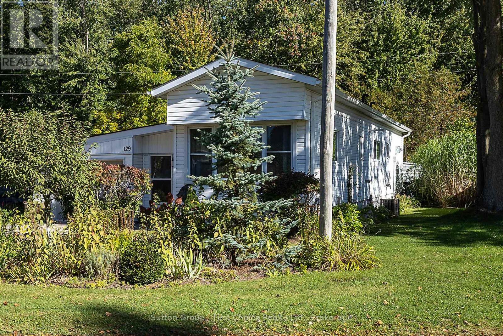 129 Ash Street, Perth East, Ontario  N5A 6S6 - Photo 2 - X12436112