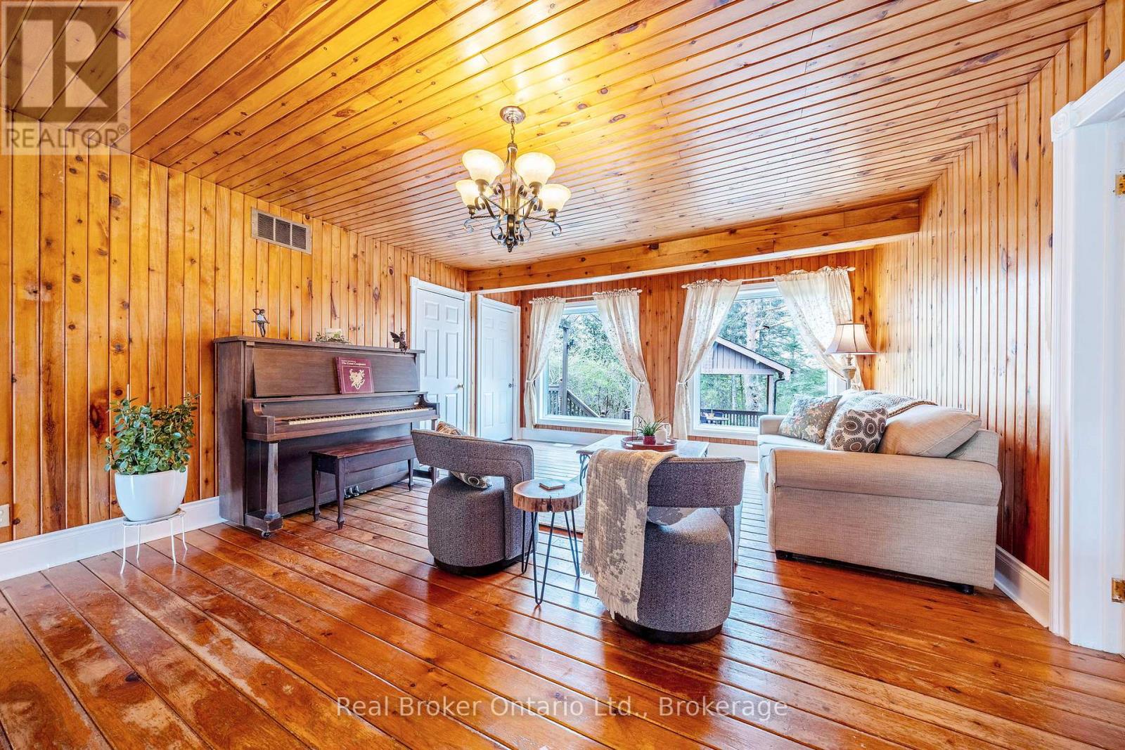 6024 Fourth Line, Erin, Ontario  L0N 1N0 - Photo 16 - X12436134