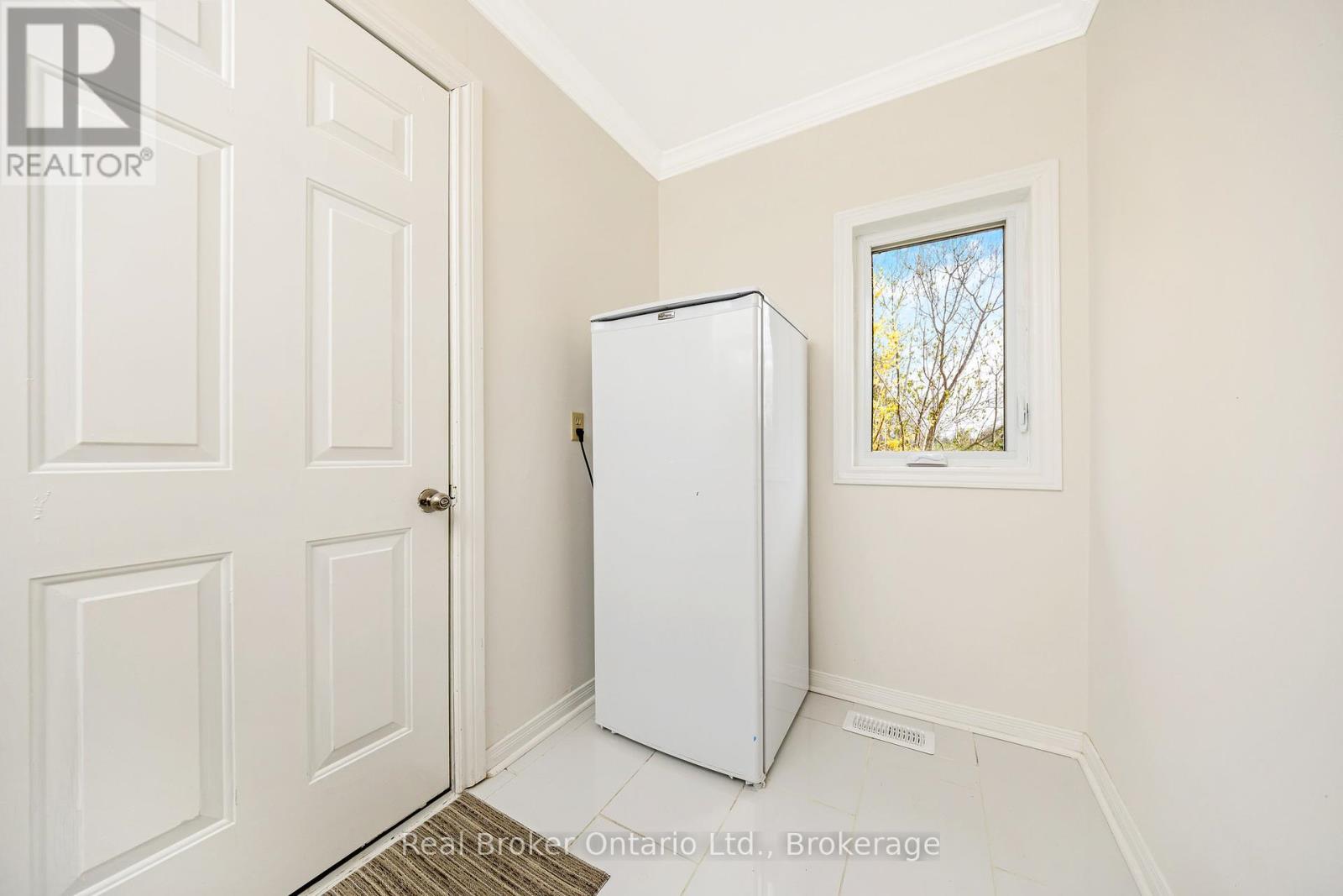 6024 Fourth Line, Erin, Ontario  L0N 1N0 - Photo 28 - X12436134