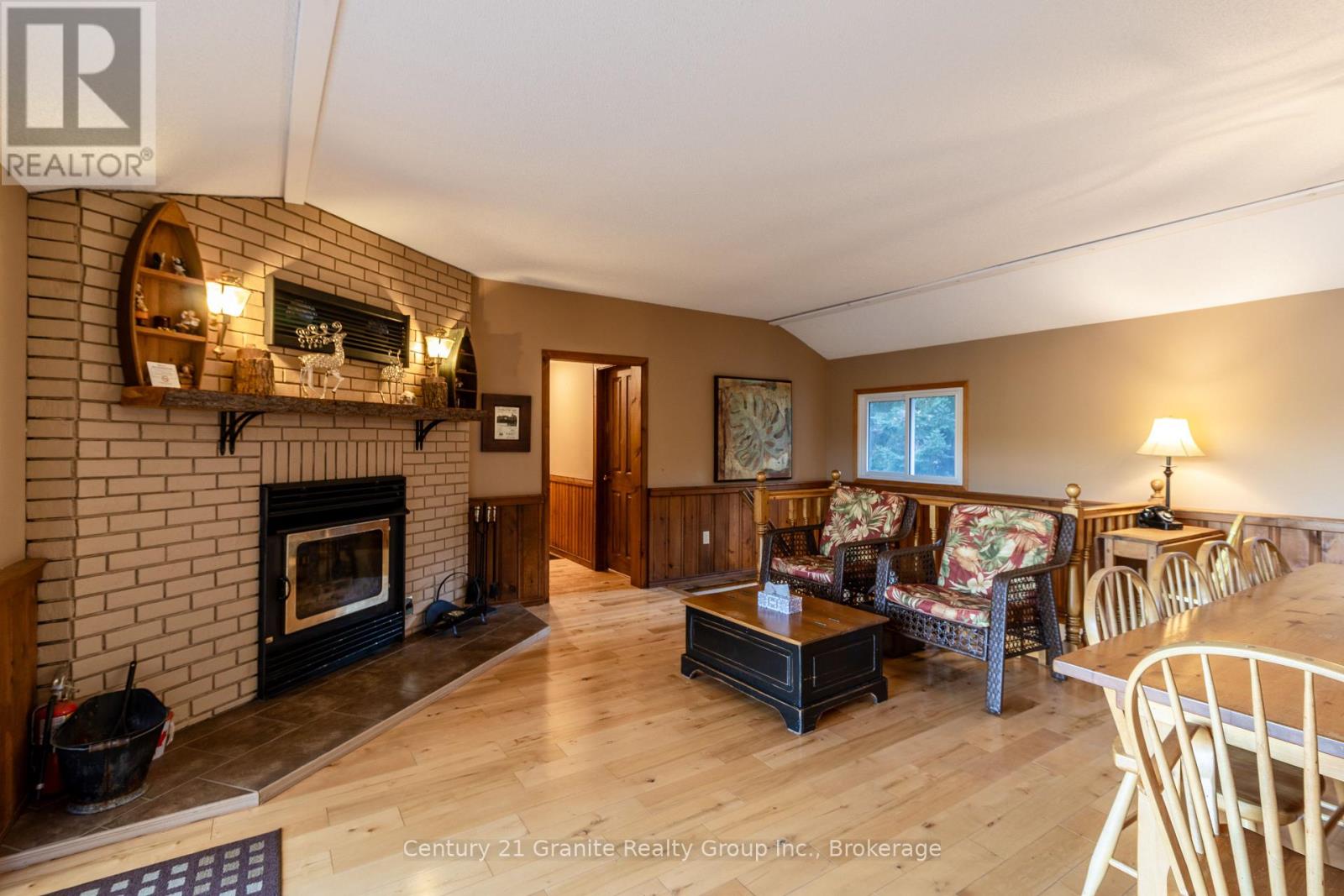1317 Sullivan Drive, Dysart Et Al, Ontario  K0M 1S0 - Photo 8 - X12436151