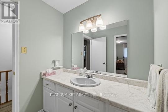23 Lynngate Grove, London South, Ontario  N6K 3S7 - Photo 17 - X12436142