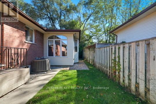 23 Lynngate Grove, London South, Ontario  N6K 3S7 - Photo 42 - X12436142