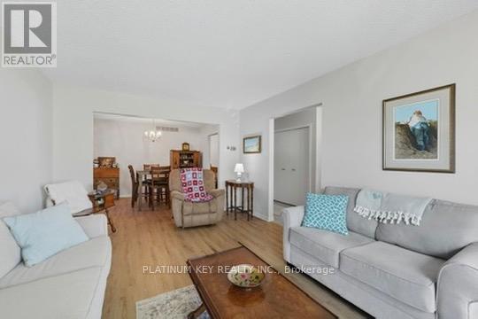 23 Lynngate Grove, London South, Ontario  N6K 3S7 - Photo 7 - X12436142