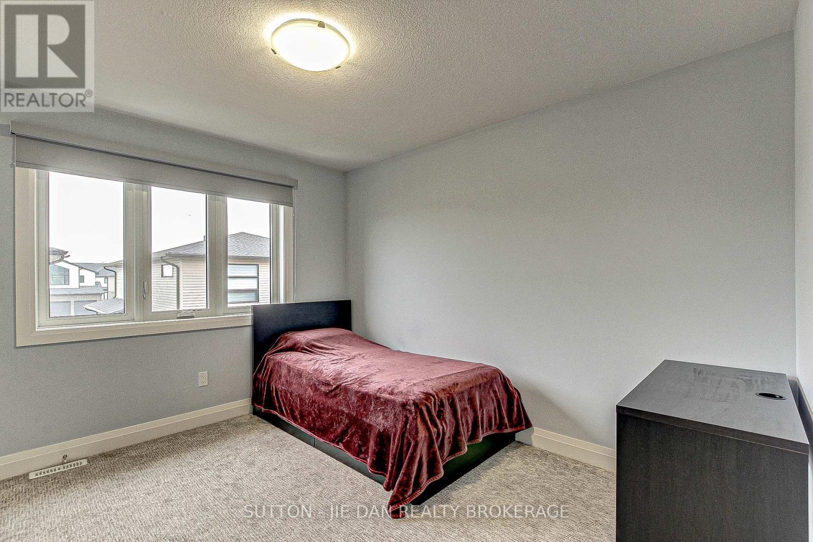 98 Locky Lane, Middlesex Centre, Ontario  N0L 1R0 - Photo 14 - X12436197