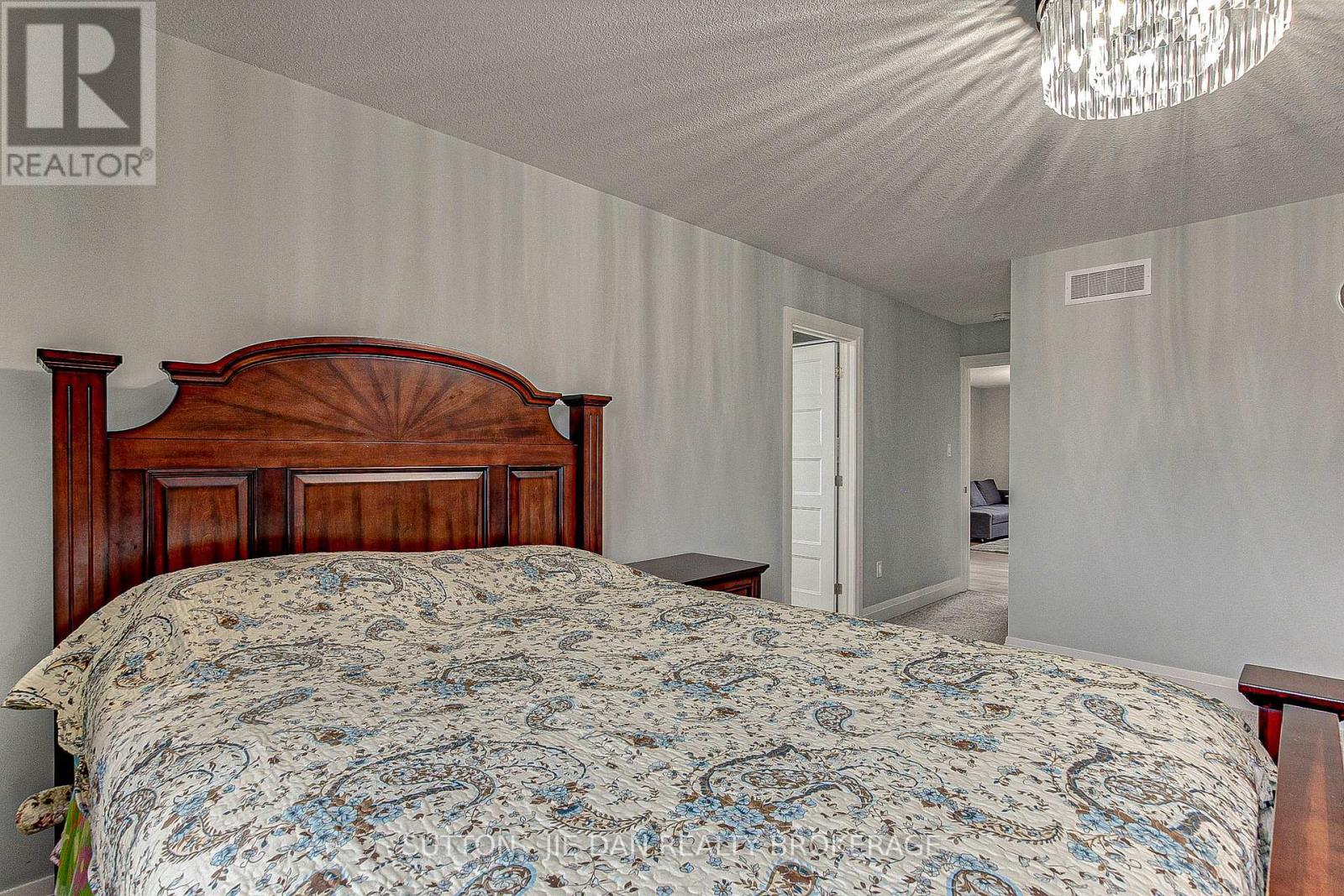 98 Locky Lane, Middlesex Centre, Ontario  N0L 1R0 - Photo 21 - X12436197