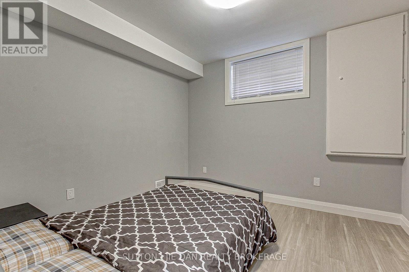 98 Locky Lane, Middlesex Centre, Ontario  N0L 1R0 - Photo 32 - X12436197