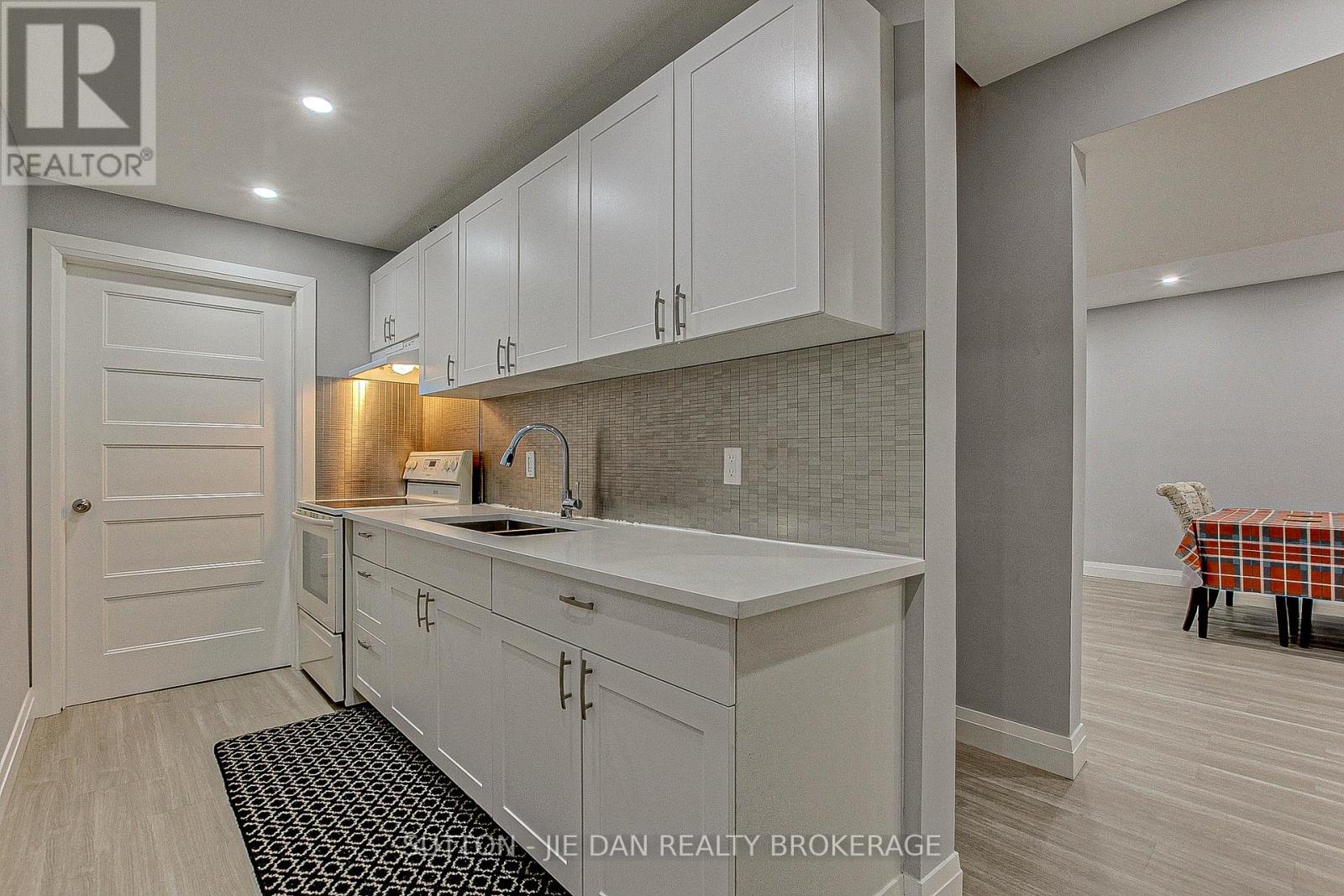 98 Locky Lane, Middlesex Centre, Ontario  N0L 1R0 - Photo 34 - X12436197