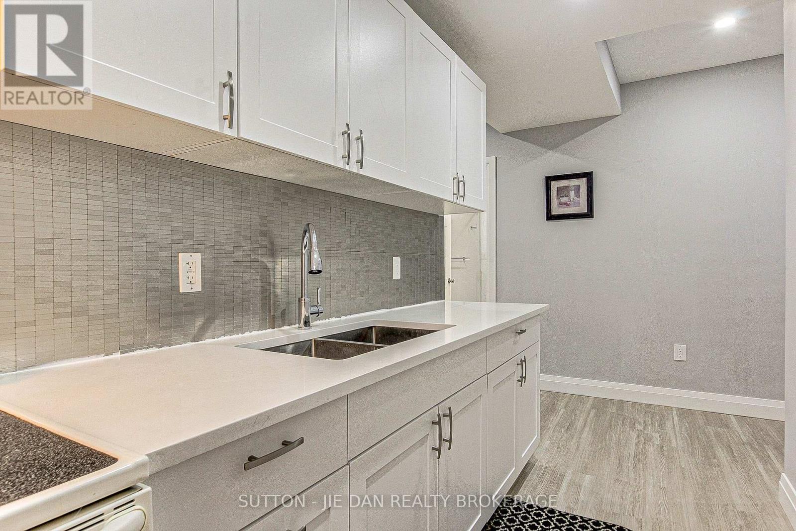 98 Locky Lane, Middlesex Centre, Ontario  N0L 1R0 - Photo 36 - X12436197