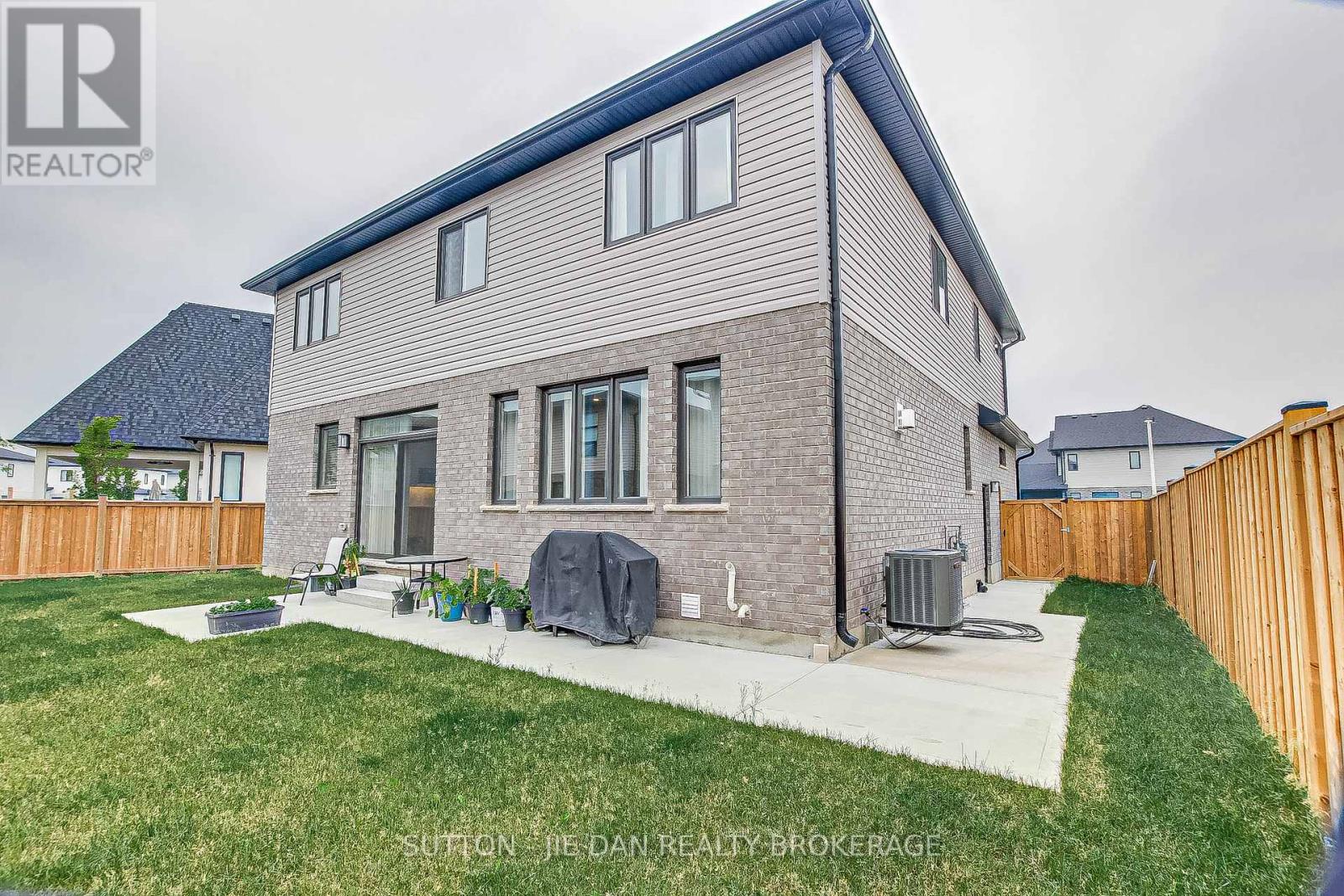 98 Locky Lane, Middlesex Centre, Ontario  N0L 1R0 - Photo 48 - X12436197