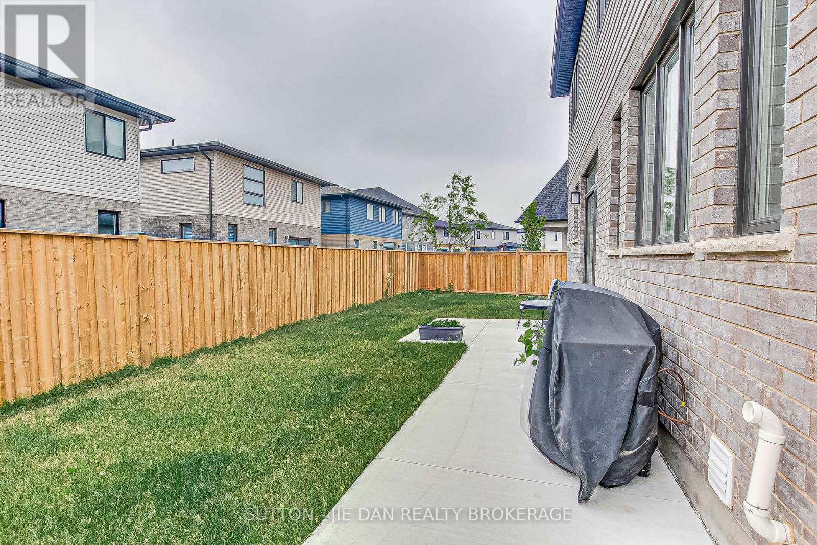 98 Locky Lane, Middlesex Centre, Ontario  N0L 1R0 - Photo 50 - X12436197