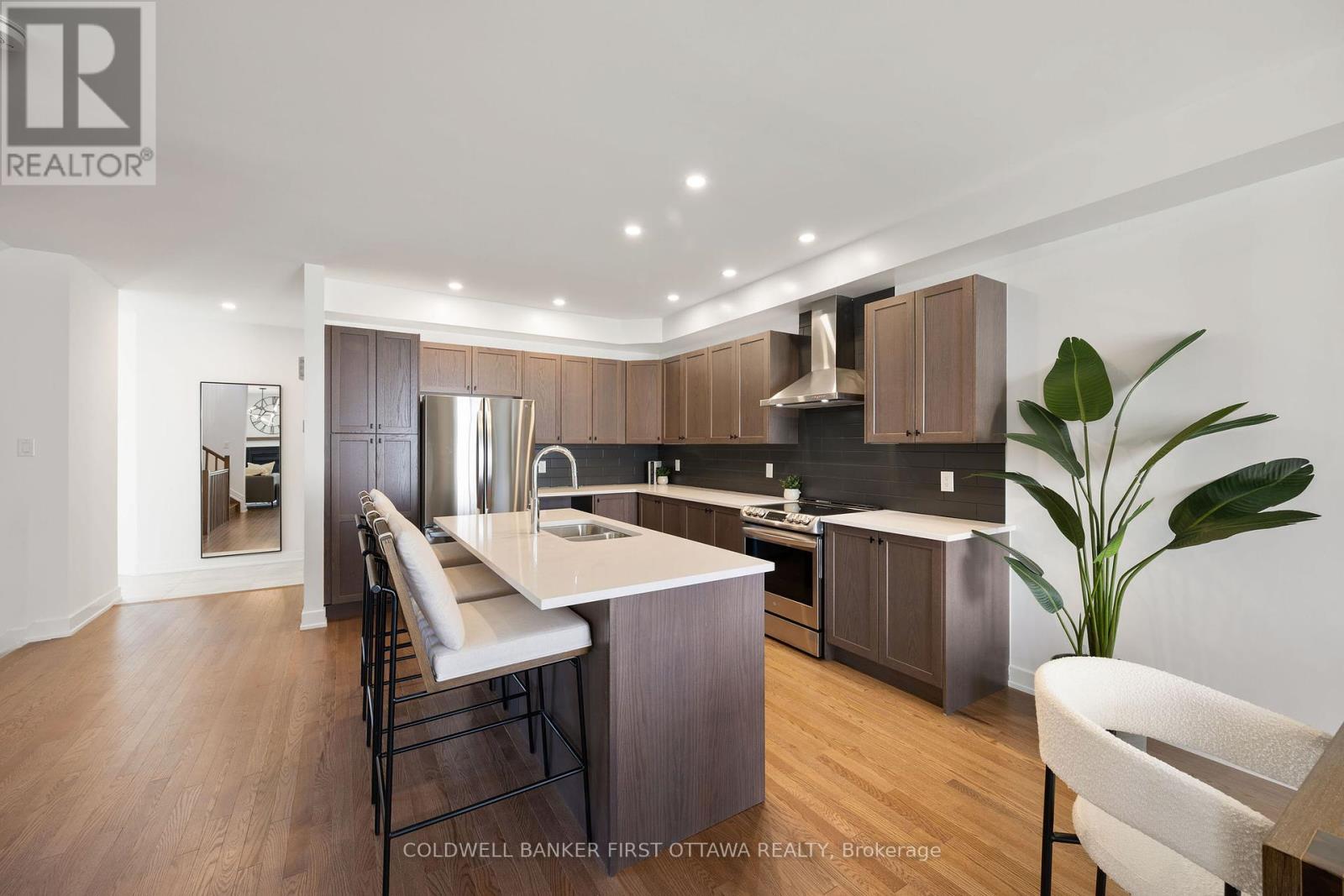 1101 Rotary Way, Ottawa, Ontario  K1T 0W1 - Photo 3 - X12436131