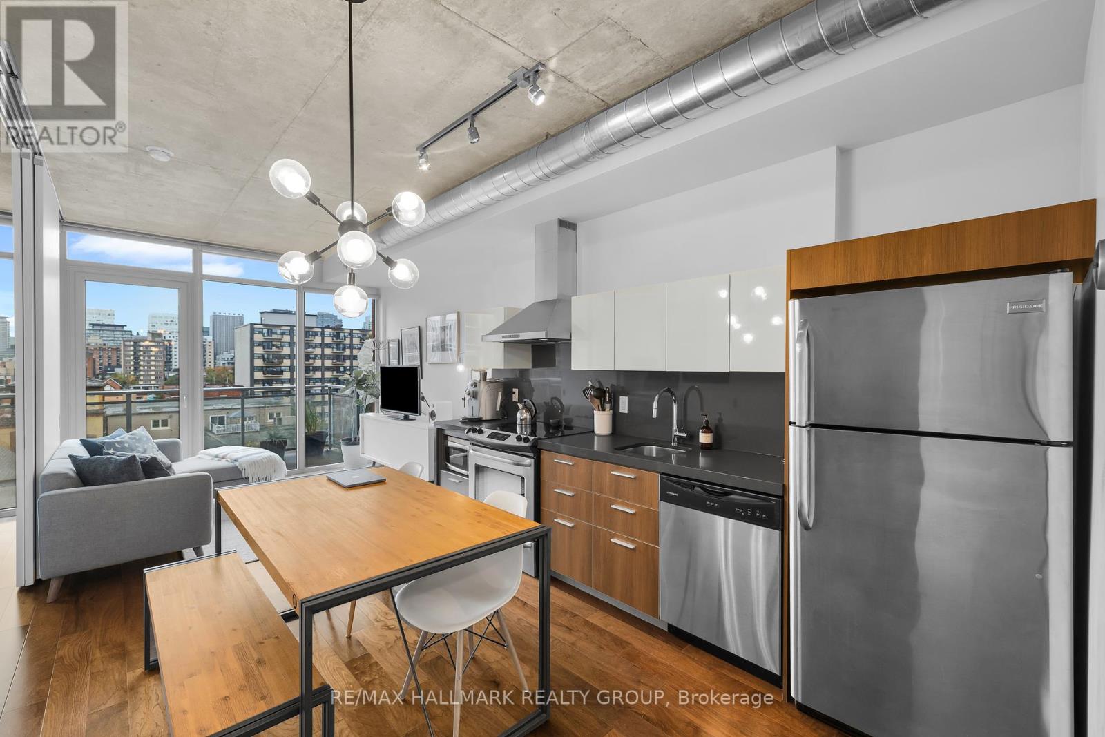 638 - 340 Mcleod Street, Ottawa, Ontario  K2P 1A4 - Photo 5 - X12436163