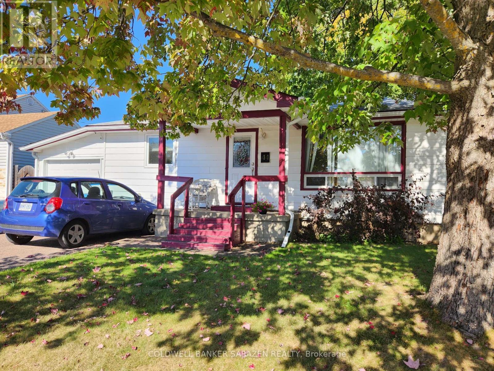 44 Third Avenue S, Arnprior, Ontario  K7S 1Y5 - Photo 2 - X12436164