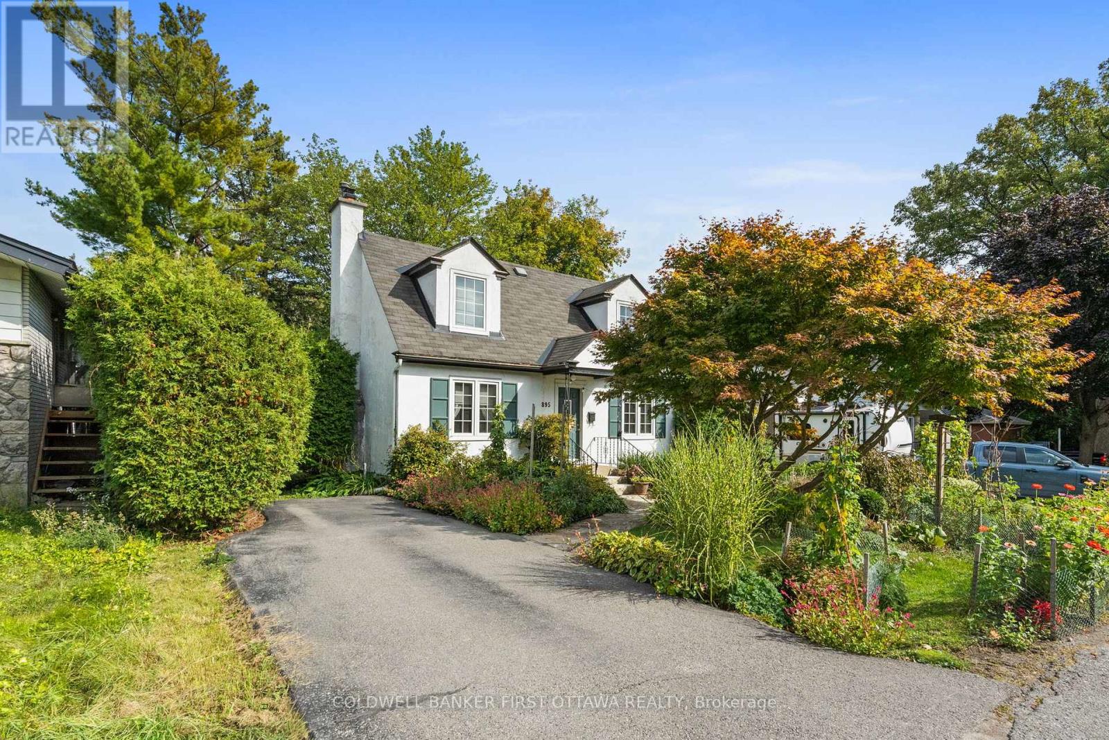 895 DUNDEE AVENUE, Ottawa, Ontario