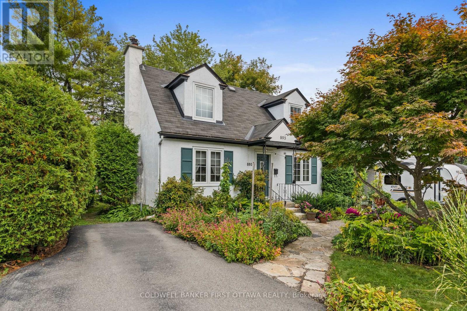 895 Dundee Avenue, Ottawa, Ontario  K2B 5T2 - Photo 3 - X12436178