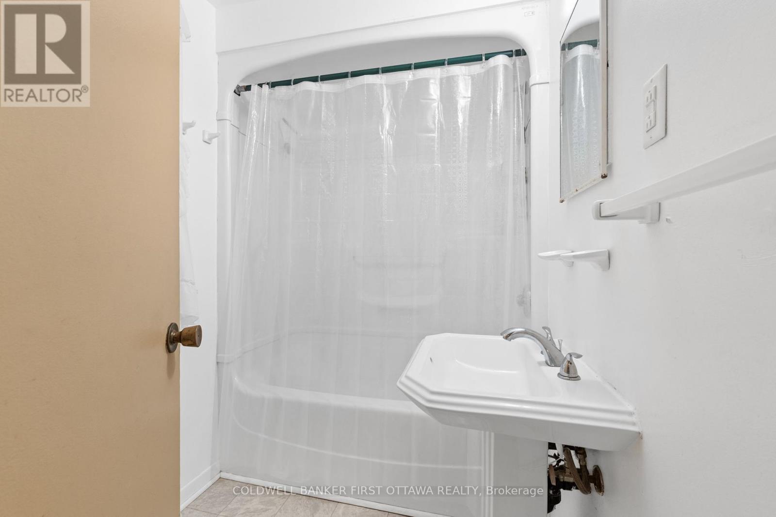 895 Dundee Avenue, Ottawa, Ontario  K2B 5T2 - Photo 31 - X12436178