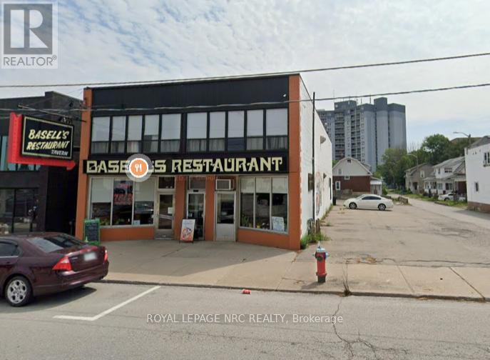 4880 Victoria Avenue, Niagara Falls (Downtown), Ontario  L2E 4C5 - Photo 1 - X12436108