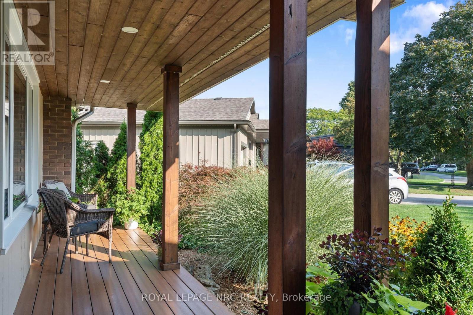 42 The Cedars, St. Catharines (Vine/linwell), Ontario  L2M 6M8 - Photo 10 - X12436109