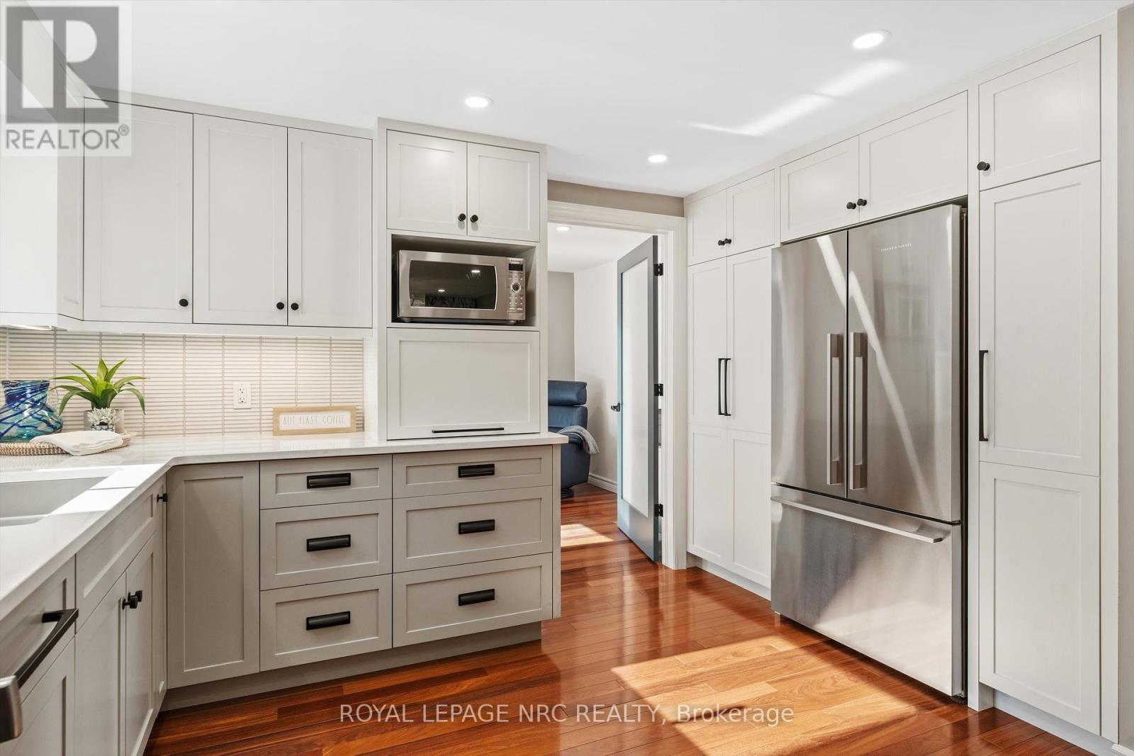 42 The Cedars, St. Catharines (Vine/linwell), Ontario  L2M 6M8 - Photo 13 - X12436109