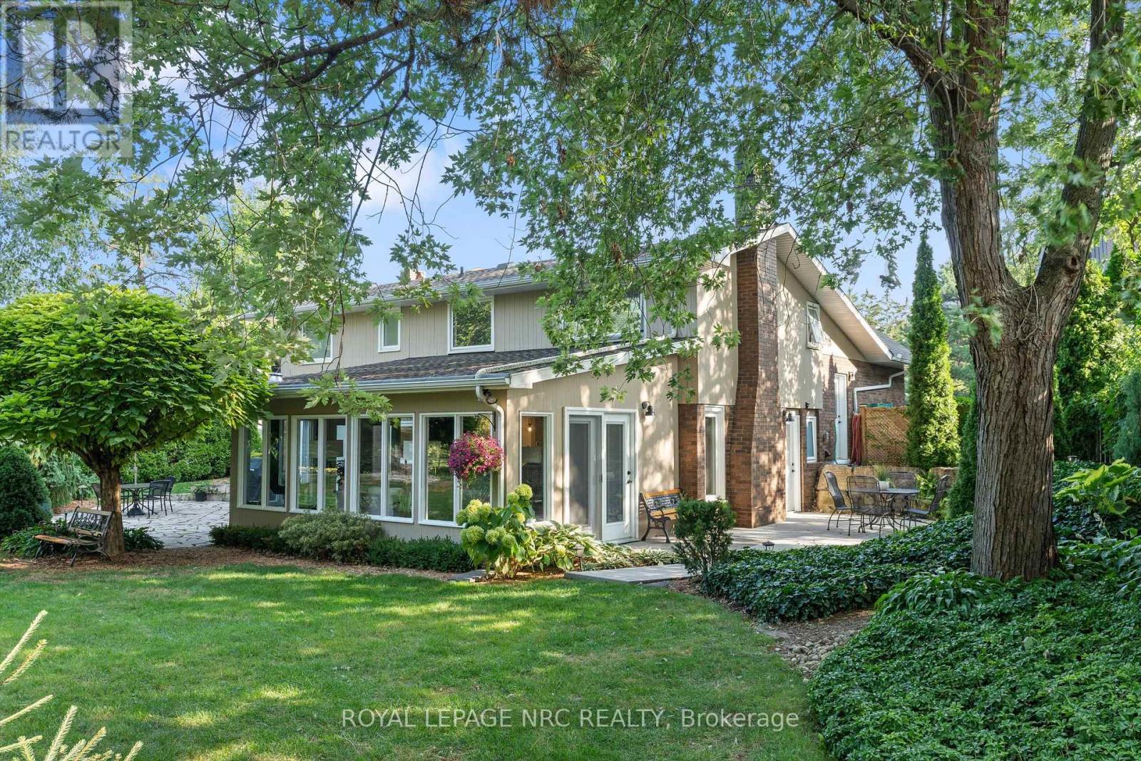 42 The Cedars, St. Catharines (Vine/linwell), Ontario  L2M 6M8 - Photo 3 - X12436109