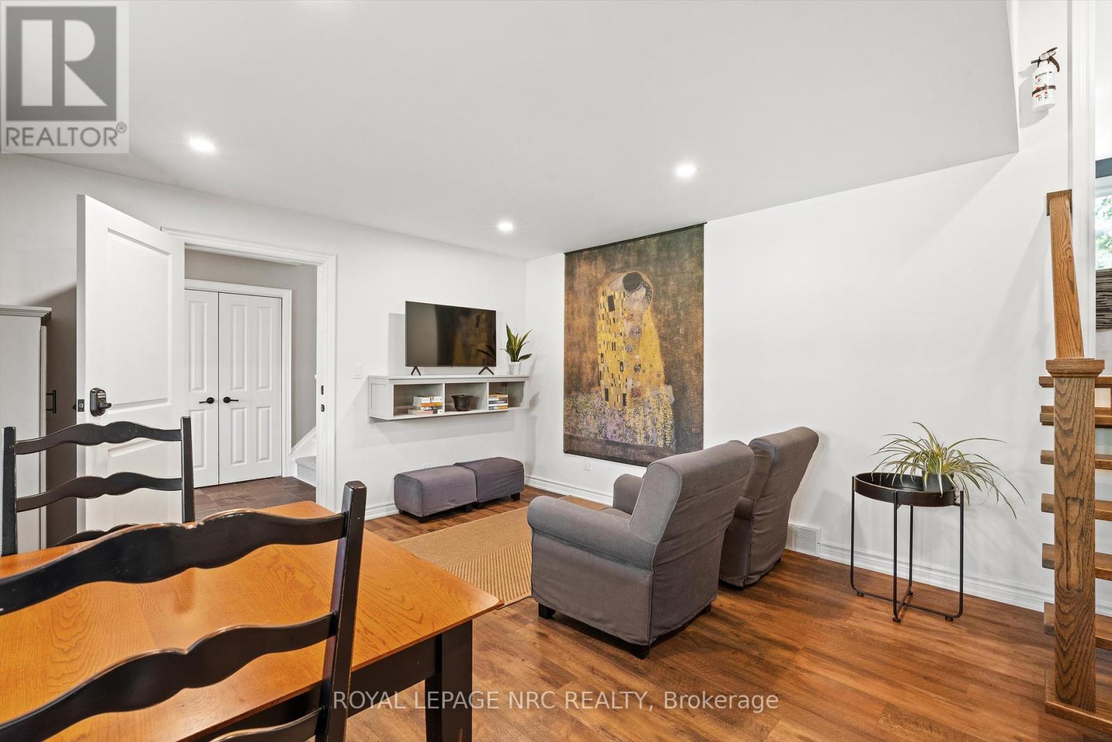 42 The Cedars, St. Catharines (Vine/linwell), Ontario  L2M 6M8 - Photo 30 - X12436109