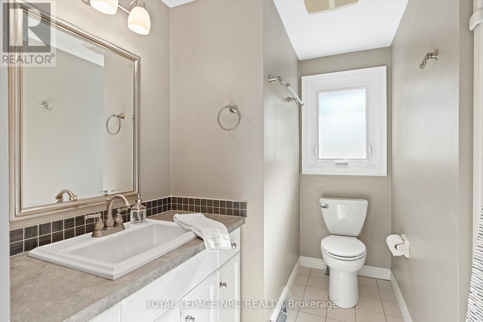 42 The Cedars, St. Catharines (Vine/linwell), Ontario  L2M 6M8 - Photo 35 - X12436109