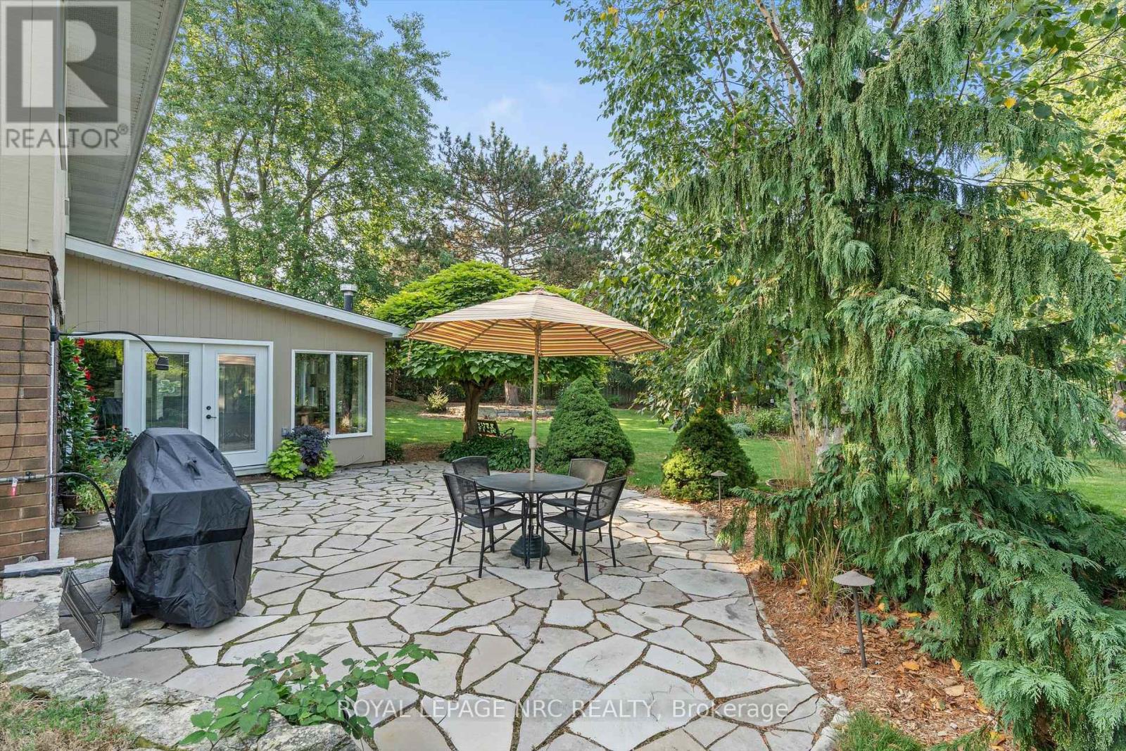 42 The Cedars, St. Catharines (Vine/linwell), Ontario  L2M 6M8 - Photo 37 - X12436109