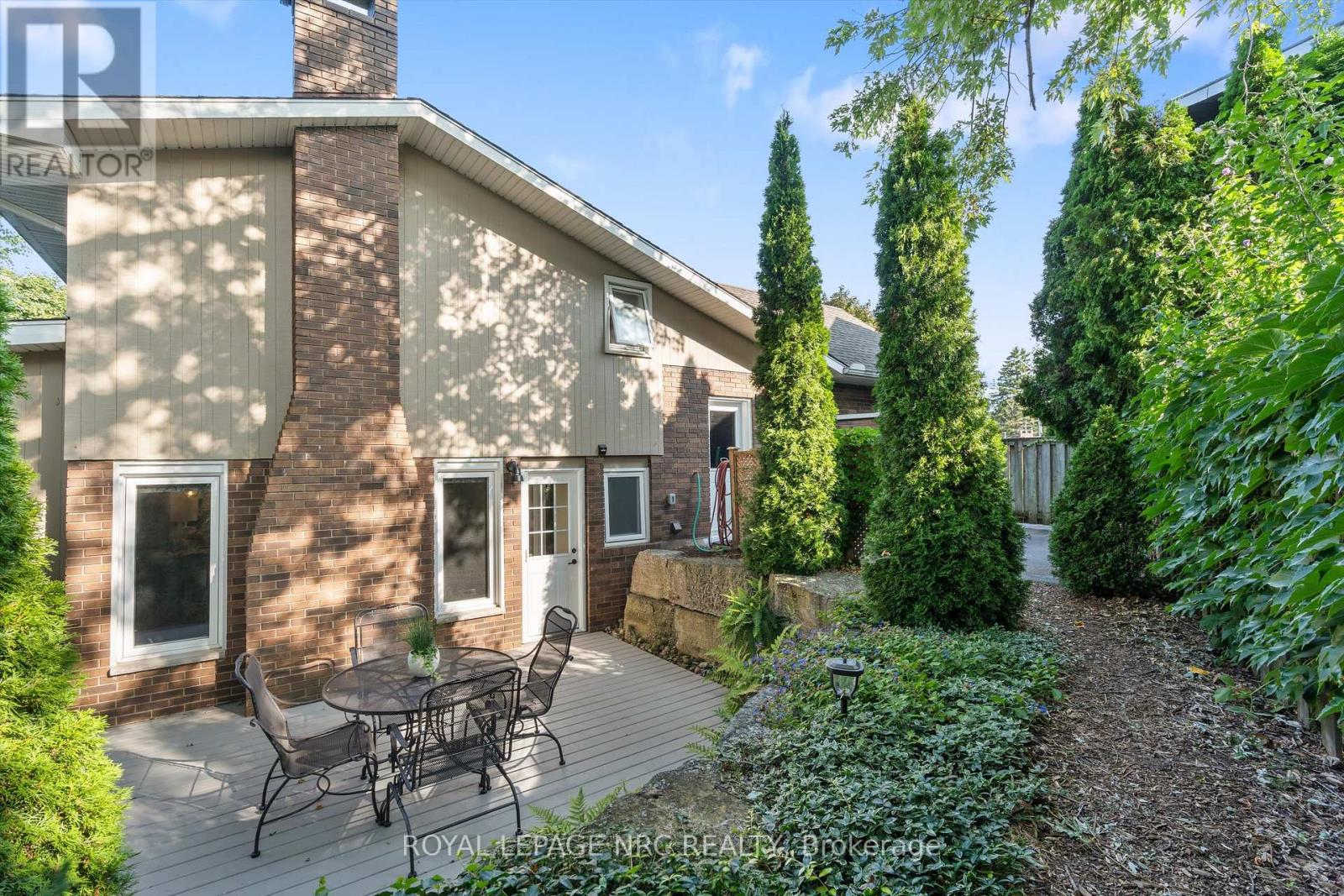 42 The Cedars, St. Catharines (Vine/linwell), Ontario  L2M 6M8 - Photo 40 - X12436109