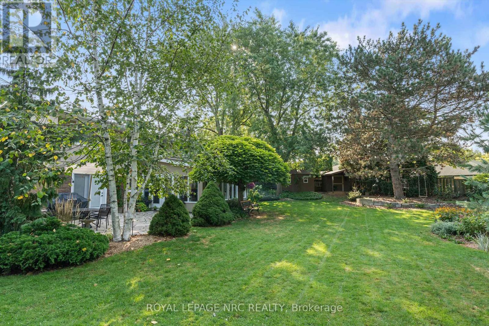 42 The Cedars, St. Catharines (Vine/linwell), Ontario  L2M 6M8 - Photo 43 - X12436109