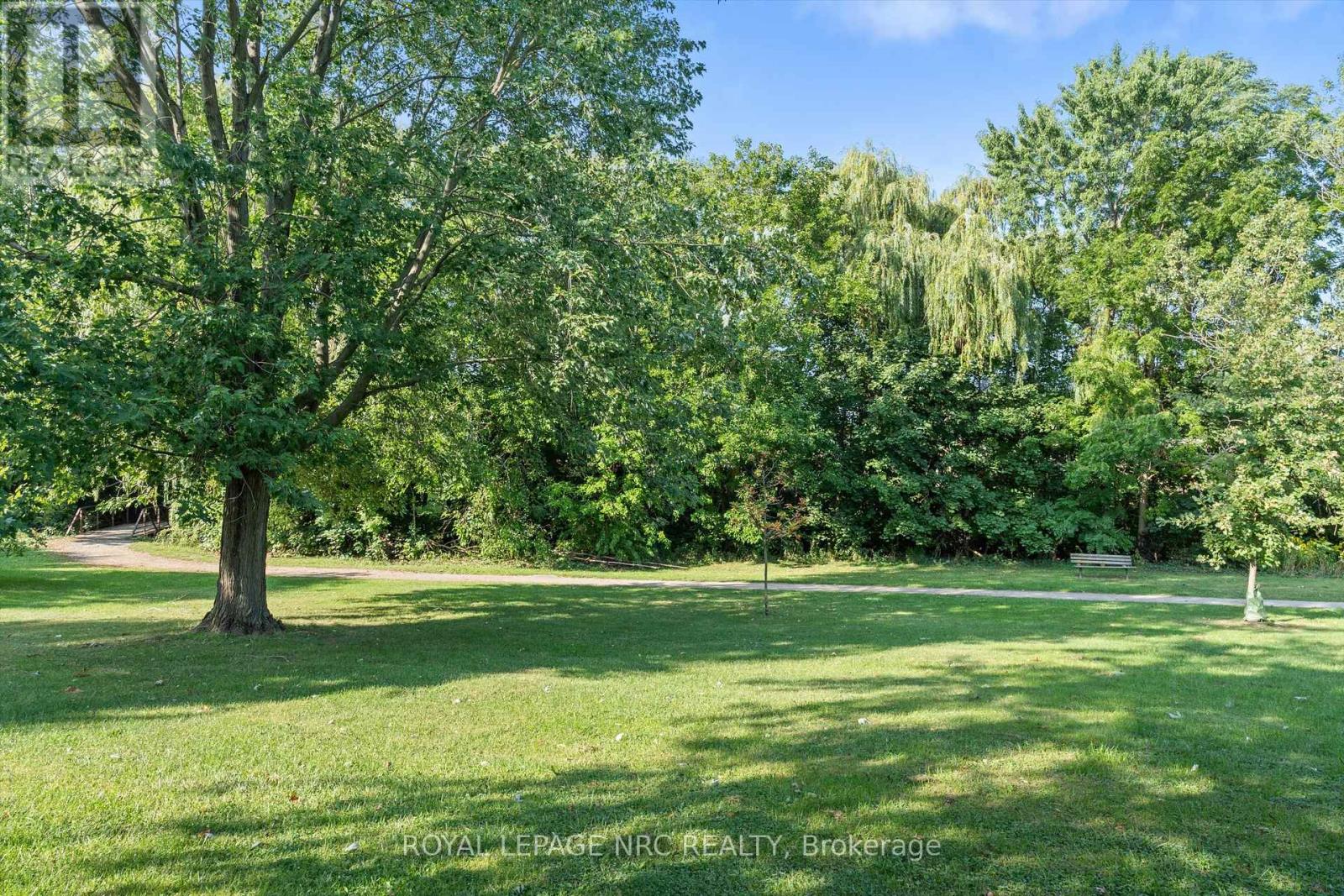 42 The Cedars, St. Catharines (Vine/linwell), Ontario  L2M 6M8 - Photo 45 - X12436109