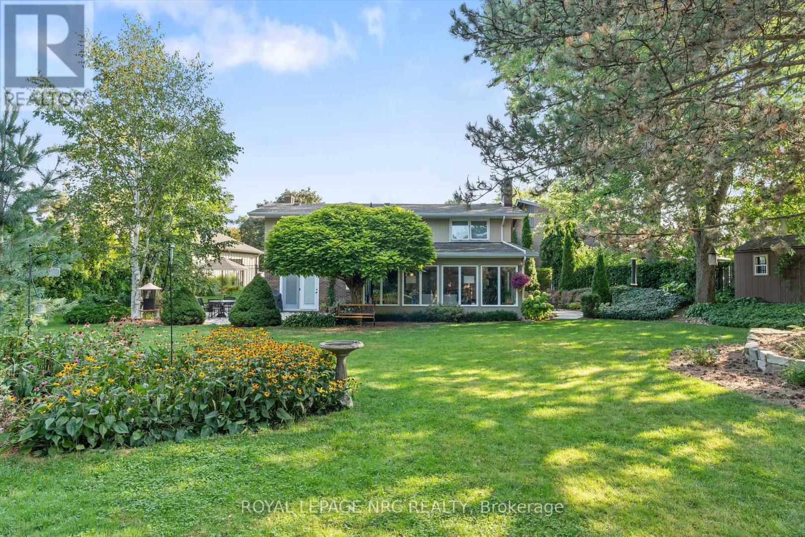 42 The Cedars, St. Catharines (Vine/linwell), Ontario  L2M 6M8 - Photo 5 - X12436109