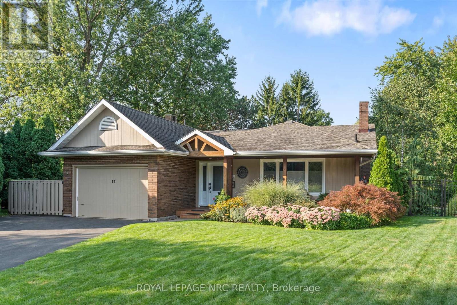 42 The Cedars, St. Catharines (Vine/linwell), Ontario  L2M 6M8 - Photo 7 - X12436109