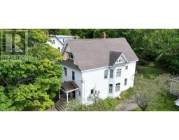 8 Lansdoon Place, Truro, Ca
