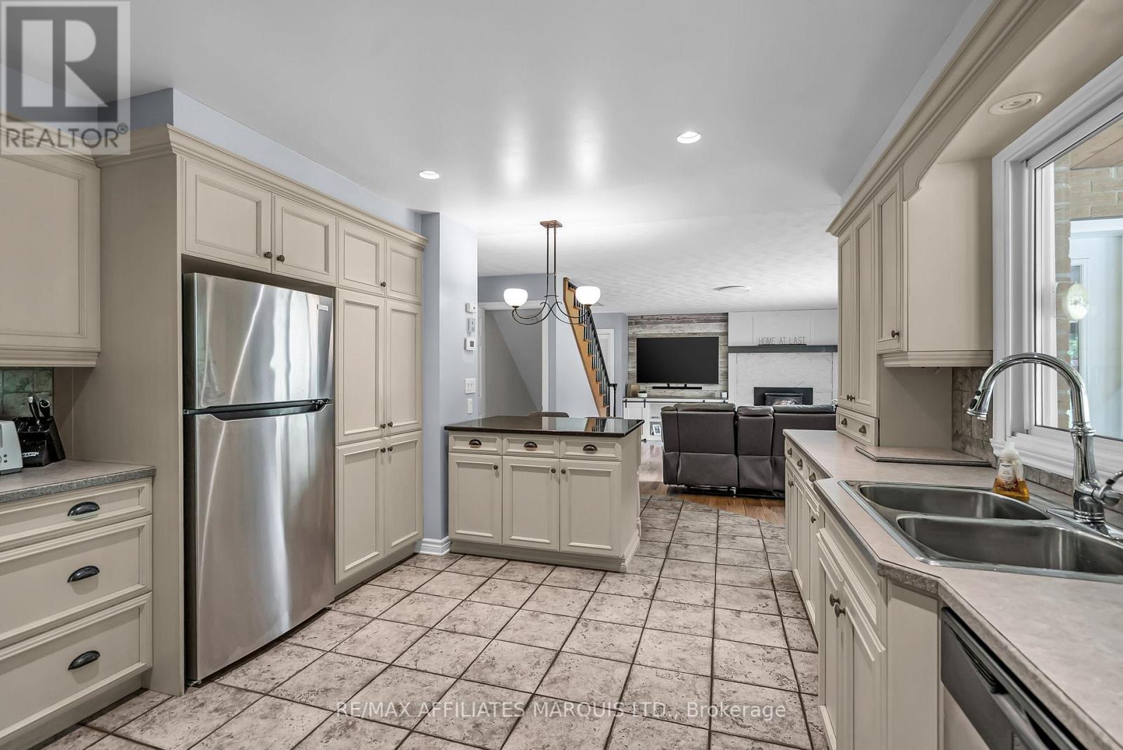 18201 County Rd 19 Road, South Glengarry, Ontario  K6K 0A7 - Photo 15 - X12436107