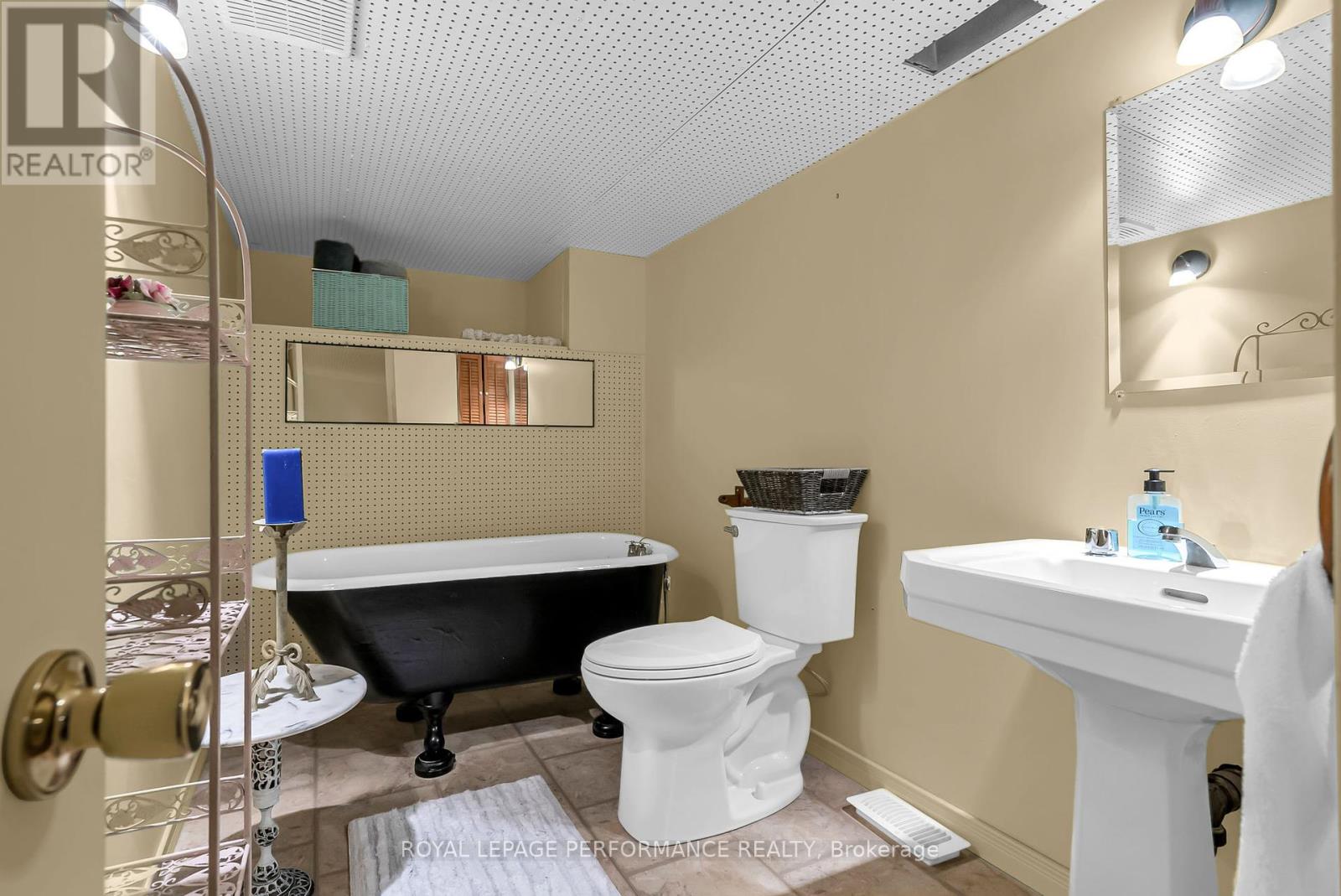 543 Fifth Street E, Cornwall, Ontario  K6H 2M6 - Photo 24 - X12436153