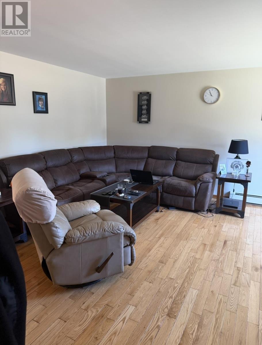 16-18 Ashburn Crescent, Charlottetown, Prince Edward Island  C1A 2Y7 - Photo 4 - 202524698