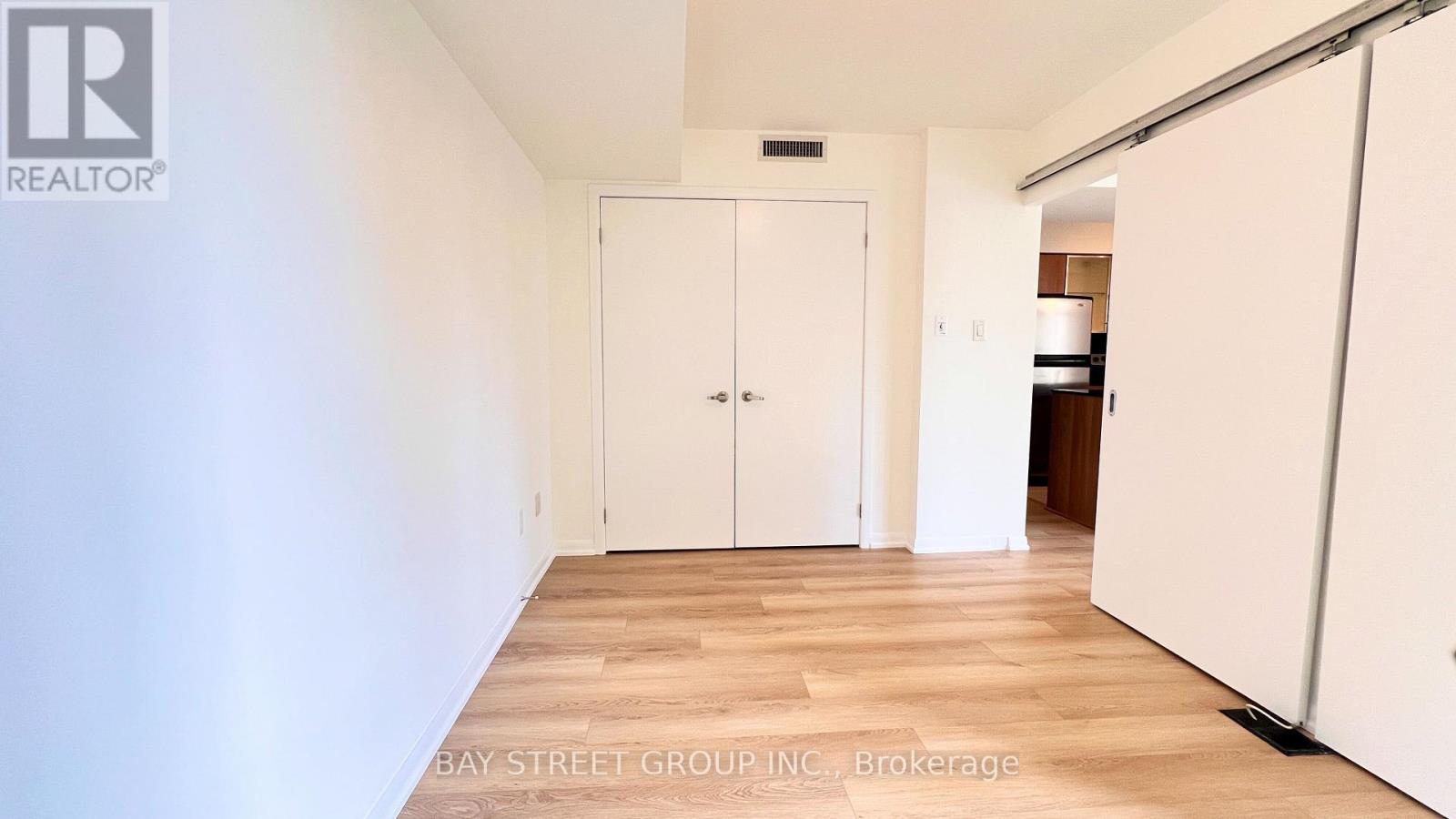 508 - 38 Grenville Street, Toronto, Ontario  M4Y 1A5 - Photo 15 - C12436173