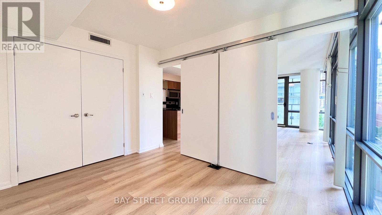 508 - 38 Grenville Street, Toronto, Ontario  M4Y 1A5 - Photo 17 - C12436173