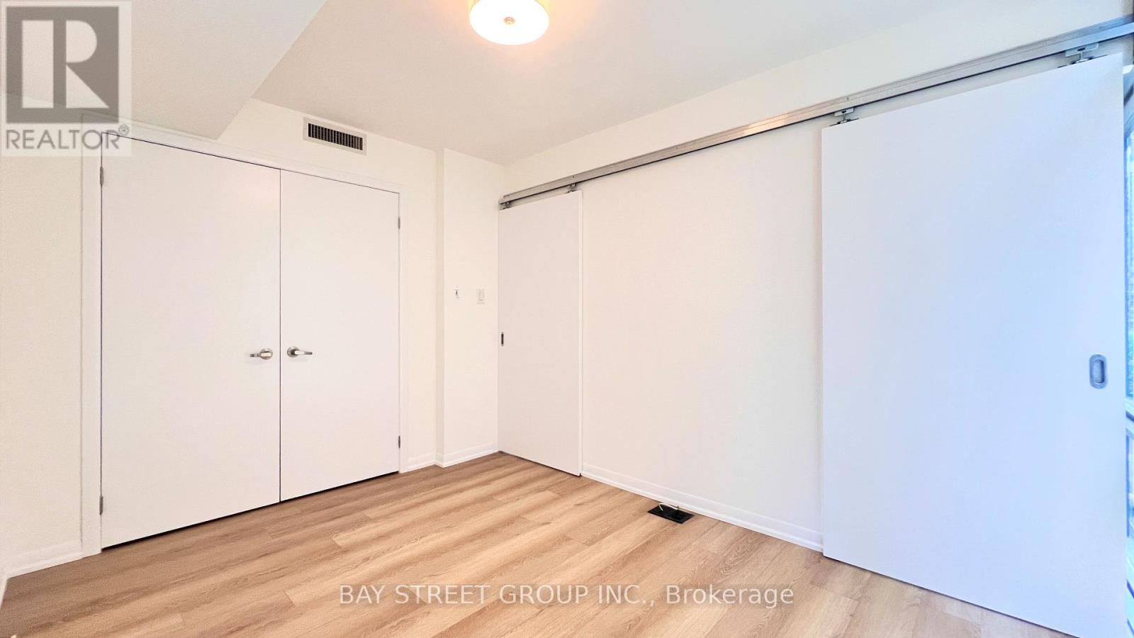 508 - 38 Grenville Street, Toronto, Ontario  M4Y 1A5 - Photo 18 - C12436173