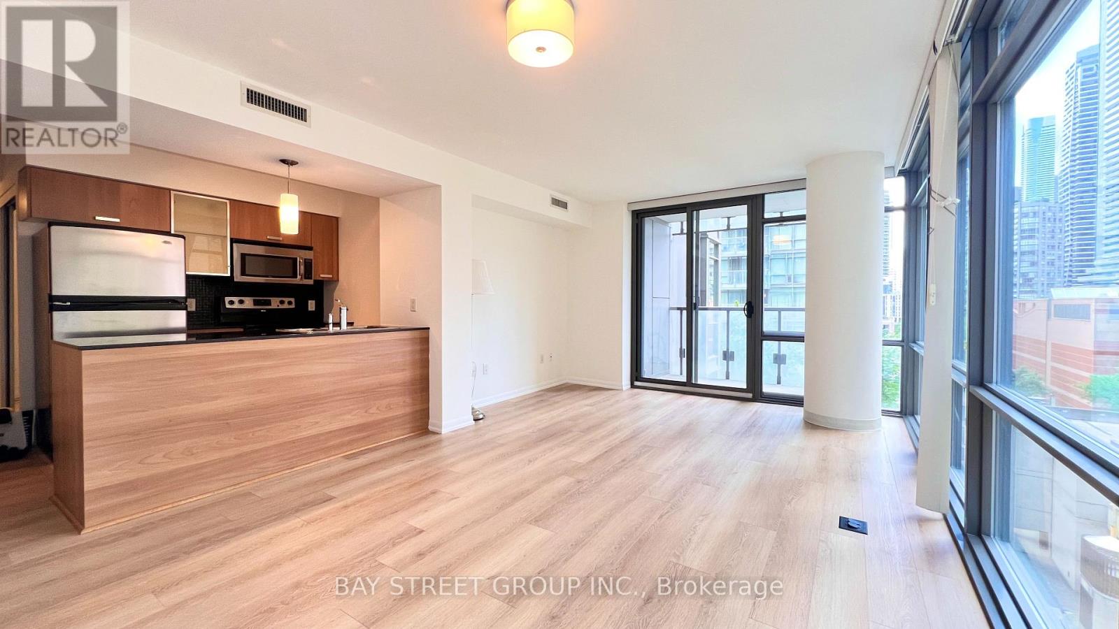 508 - 38 Grenville Street, Toronto, Ontario  M4Y 1A5 - Photo 2 - C12436173