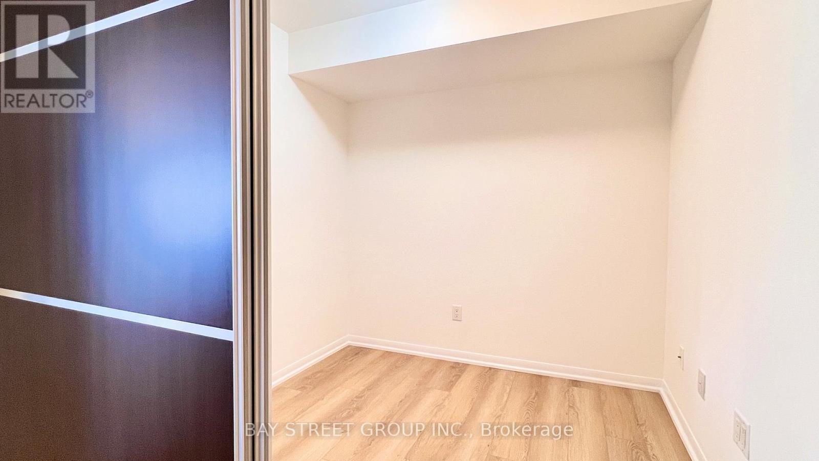 508 - 38 Grenville Street, Toronto, Ontario  M4Y 1A5 - Photo 9 - C12436173