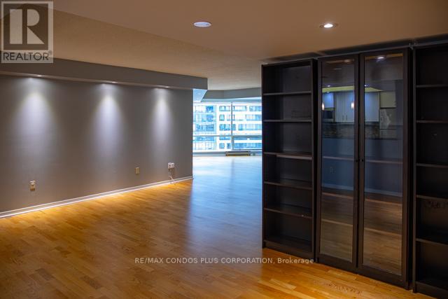 3008 - 1001 Bay Street, Toronto, Ontario  M5S 3A6 - Photo 12 - C12436183
