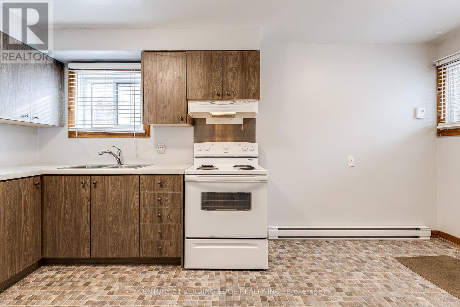1 - 796 Midland Avenue, Toronto, Ontario  M1K 4E7 - Photo 4 - E12436185