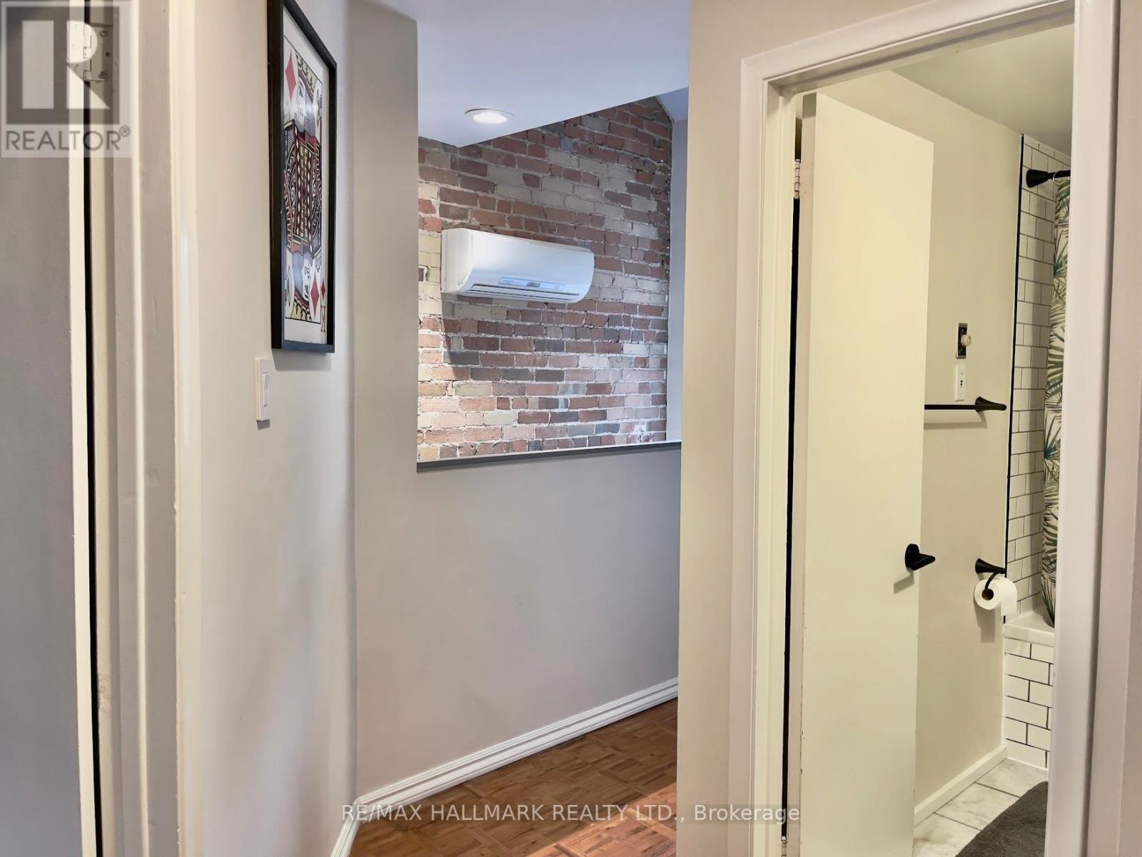 2 Verral Avenue, Toronto, Ontario  M4M 2R2 - Photo 15 - E12436191